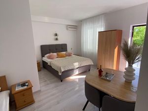 22623363-Ferienwohnung-3-Baska Voda-300x225-3