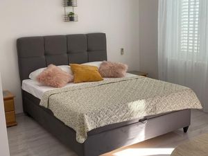 22623363-Ferienwohnung-3-Baska Voda-300x225-4