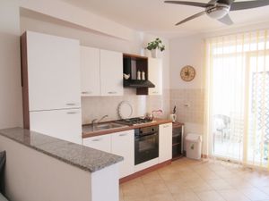 22624333-Ferienwohnung-2-Baska Voda-300x225-4