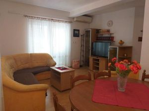 23612717-Ferienwohnung-8-Baska Voda-300x225-1