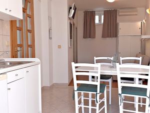 23964519-Ferienwohnung-4-Baska Voda-300x225-4