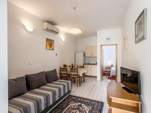 23925935-Ferienwohnung-4-Baska Voda-300x225-2