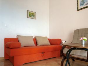 23932521-Ferienwohnung-3-Baska Voda-300x225-3