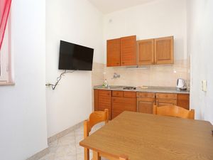 23926992-Ferienwohnung-2-Baska Voda-300x225-4