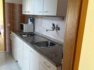 23926995-Ferienwohnung-4-Baska Voda-300x225-4