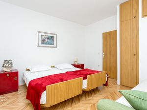 23925927-Ferienwohnung-6-Baska Voda-300x225-4