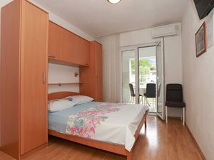 24058909-Ferienwohnung-3-Baska Voda-300x225-5