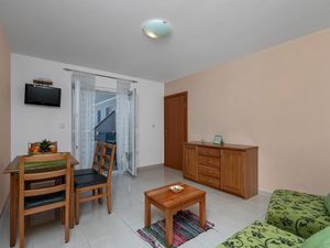 24058945-Ferienwohnung-4-Baska Voda-300x225-2