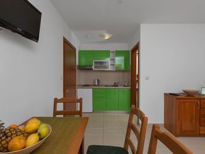 24058957-Ferienwohnung-4-Baska Voda-300x225-3