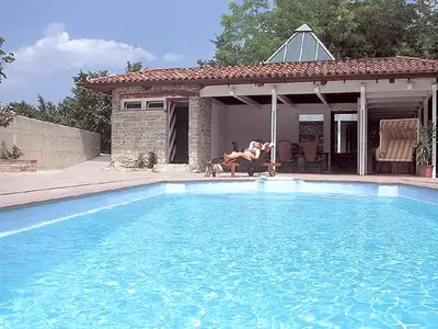 PoolOfHouse
