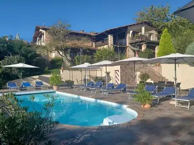 PoolOfHouse
