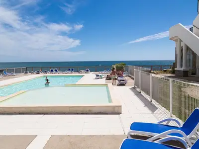 PoolOfHouse