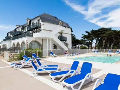 PoolOfHouse