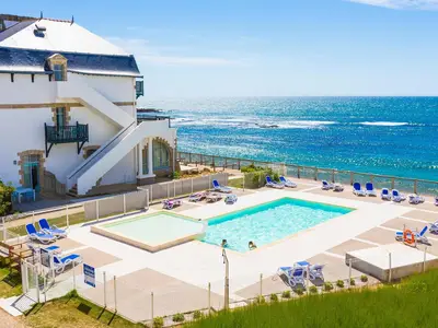 PoolOfHouse