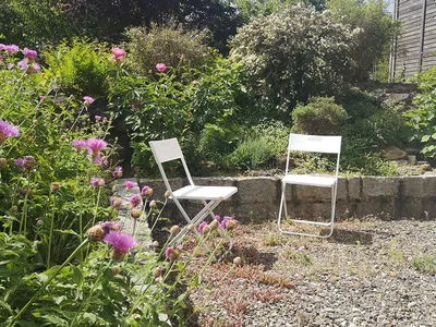 Außenbereich mit Sitzplatz
