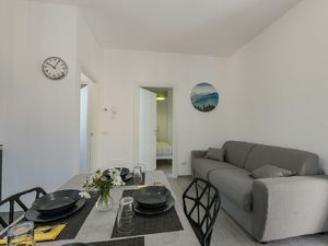 23363103-Ferienwohnung-4-Baveno-300x225-2