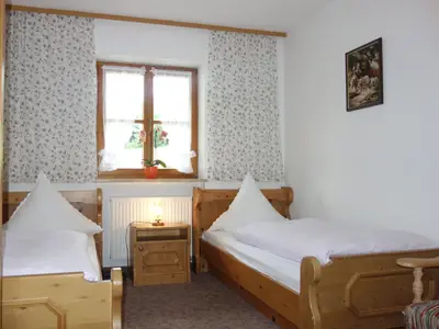 Schlafzimmer mit Einzelbetten1