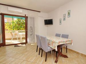 23038459-Ferienwohnung-5-Baška-300x225-4