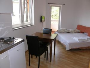 23349775-Ferienwohnung-2-Baška-300x225-3