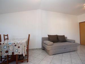 23038497-Ferienwohnung-5-Baška-300x225-4