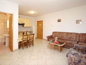 23038519-Ferienwohnung-5-Baška-300x225-1