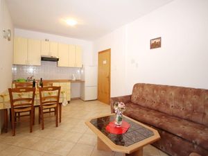 23038519-Ferienwohnung-5-Baška-300x225-2