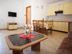 23038519-Ferienwohnung-5-Baška-300x225-3