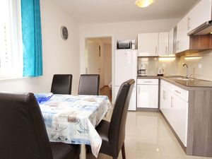 23038865-Ferienwohnung-5-Baška-300x225-3