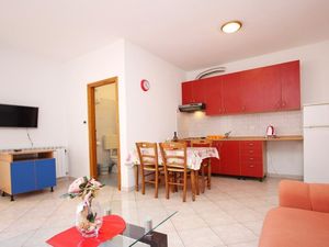 23039055-Ferienwohnung-5-Baška-300x225-1