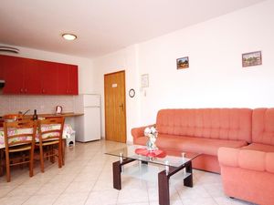 23039055-Ferienwohnung-5-Baška-300x225-3