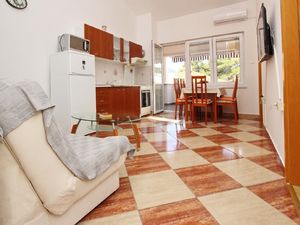 23039455-Ferienwohnung-4-Baška-300x225-1