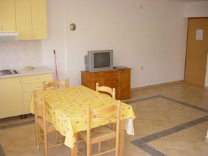 23039169-Ferienwohnung-5-Baška-300x225-2