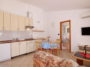 23039549-Ferienwohnung-4-Baška-300x225-5