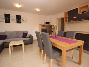 23039759-Ferienwohnung-3-Baška-300x225-2