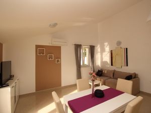 23039933-Ferienwohnung-2-Baška-300x225-2