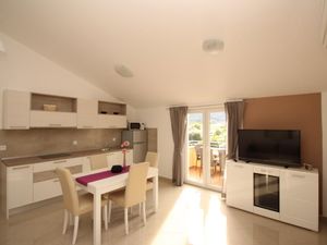 23039933-Ferienwohnung-2-Baška-300x225-4