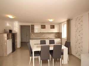 23039959-Ferienwohnung-4-Baška-300x225-2