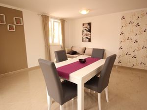 23039971-Ferienwohnung-2-Baška-300x225-2