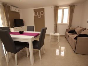 23039971-Ferienwohnung-2-Baška-300x225-5