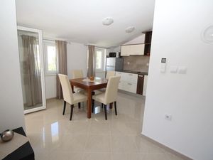 23040419-Ferienwohnung-2-Baška-300x225-1