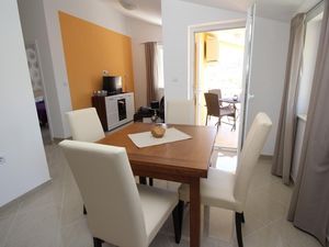 23040419-Ferienwohnung-2-Baška-300x225-3