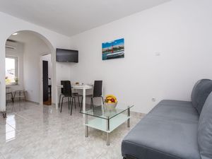 23040531-Ferienwohnung-4-Baška-300x225-2