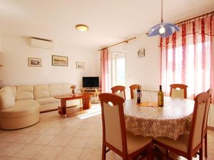 23040559-Ferienwohnung-6-Baška-300x225-3