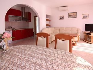 23040559-Ferienwohnung-6-Baška-300x225-5