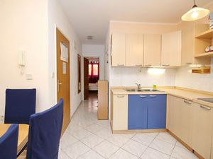 23040779-Ferienwohnung-4-Baška-300x225-4