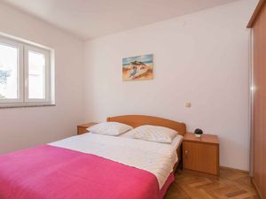 23768346-Ferienwohnung-2-Baška-300x225-2