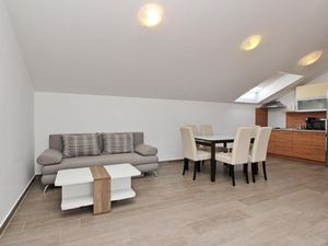 23040913-Ferienwohnung-6-Baška-300x225-1