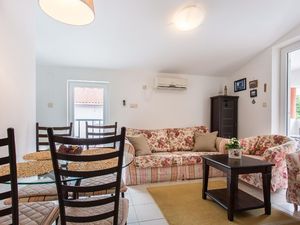 23337178-Ferienwohnung-4-Baška-300x225-2