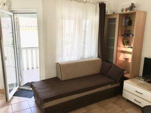 23327946-Ferienwohnung-4-Baška-300x225-3