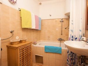 22450523-Ferienwohnung-2-Baška-300x225-5